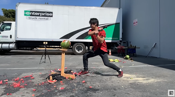 Mini Katana YouTube频道Binge Bank系列视频内容展示