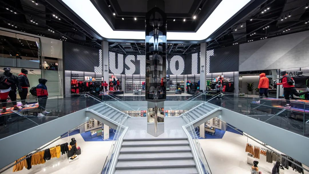 耐克王府井超级旗舰店与滔搏合作新型零售门店外观